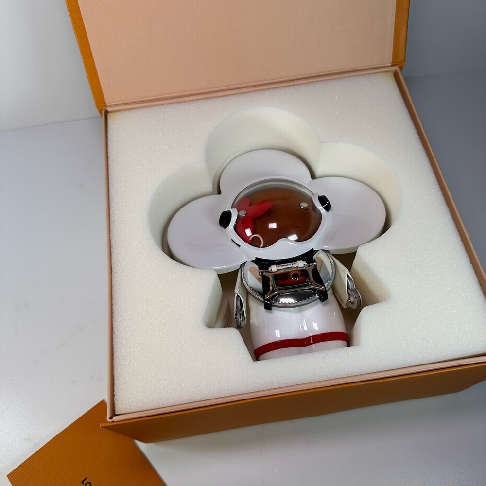 Louis Vuitton Vivienne Spaceman White - Picture 15 of 15